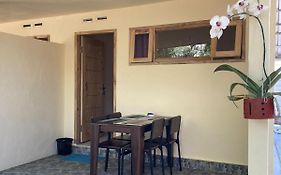 Rumah Kawan Senaru House Of Friend